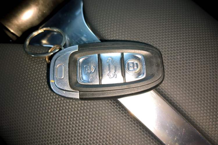 Used Hongqi E-QM5 2021 Online Booking Charging Basic Edition 5 Seats