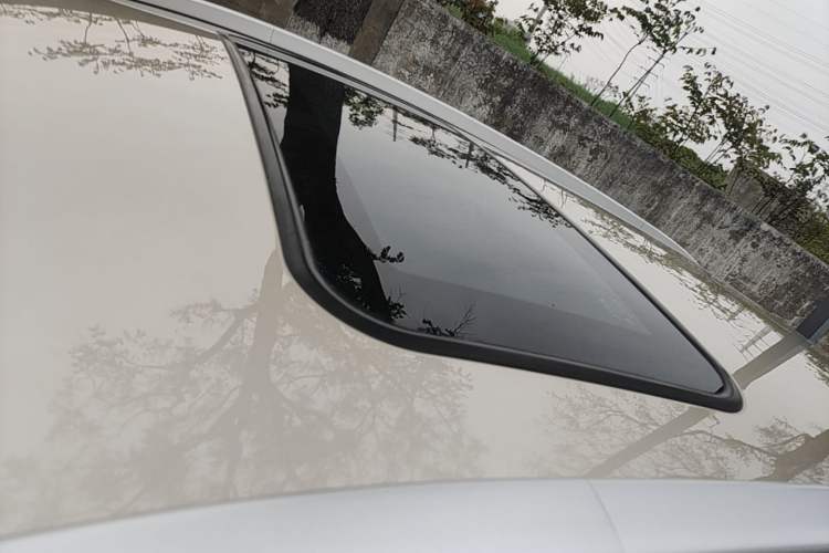 Used Geely Auto Vision X3 2017 1.5L Automatic Luxury Model Roof