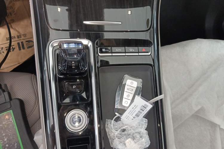 Used Geely Auto FX11 2025 4th Generation 1.5TD DCT – The Start Gear Lever