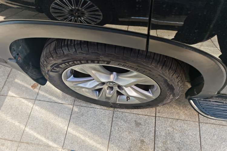 Used Toyota Highlander 2018 2.0T Four-Wheel Drive Luxury Edition 7 Seats China V Emission Standard