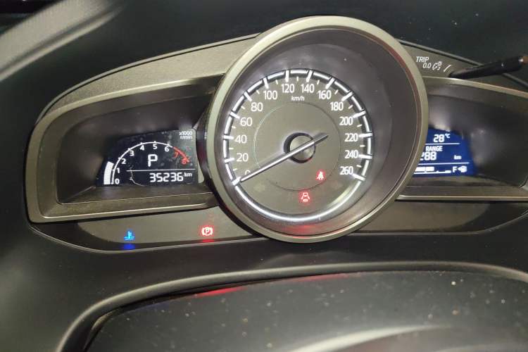 Used Mazda CX-4 2018 2.0L Automatic Two-Wheel Drive Blue Sky Dynamic Version China V Standard Instrument Cluster