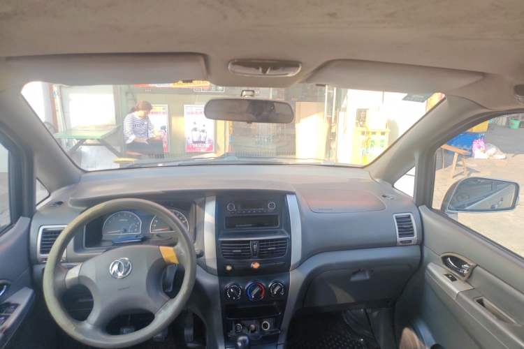 Used Dongfeng Shuaike 2011 1.6L Manual Luxury 7-Seater