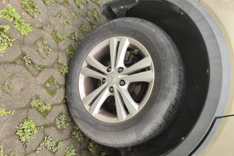 Used HYOSOW S3 2016 S3L 1.5L Manual Prestige Edition Right Rear Wheel Hub