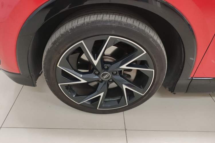 Used Audi Q5 e-tron 2022 50 e-tron quattro Glory Edition Elegant Suit
