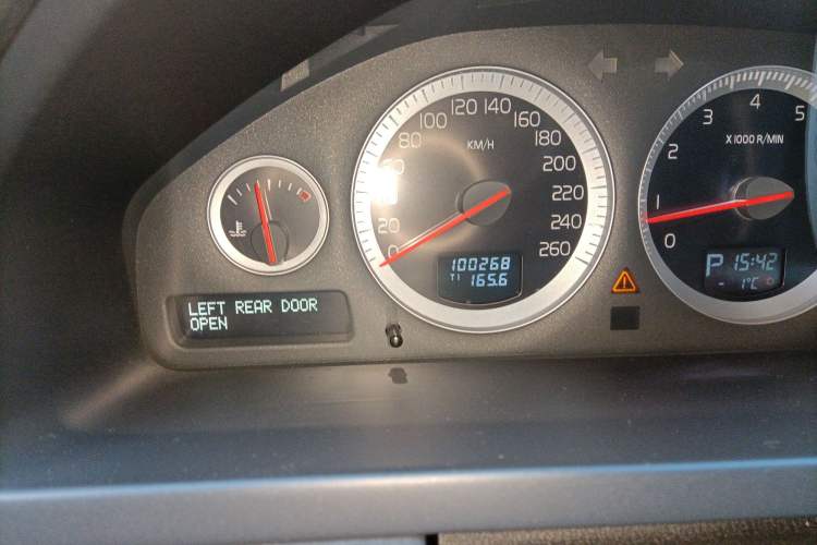 Used Volvo XC90 2013 2.5T T5 Executive Upgrade Edition Odometer Close Up