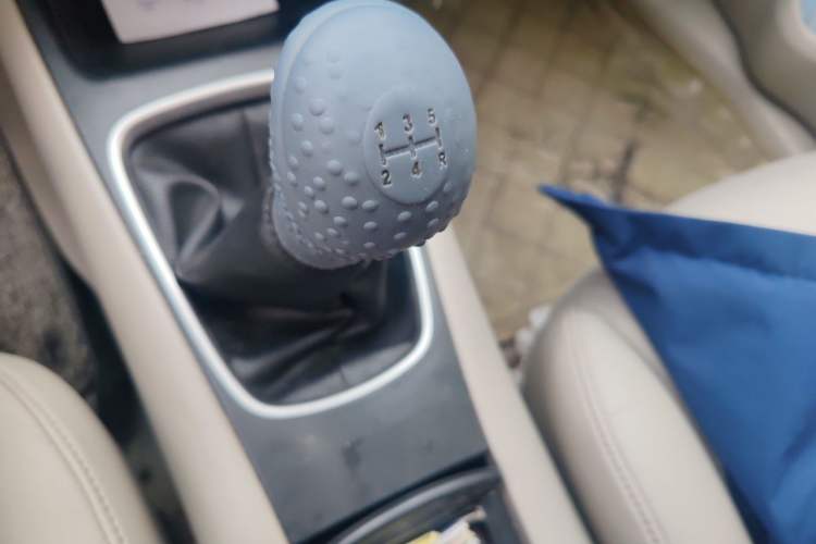 Used Nissan Tiida 2011 1.6L Manual Smart Version