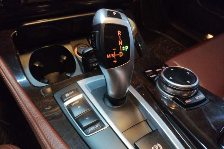 Used BMW 5 Series 2013 530Li Leading Model