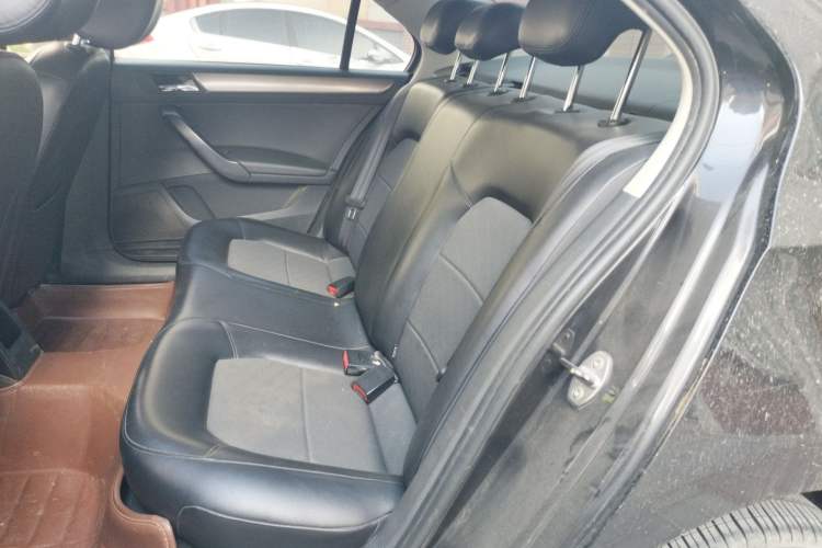 Used Volkswagen Santana 2013 1.4L Manual Comfort Edition