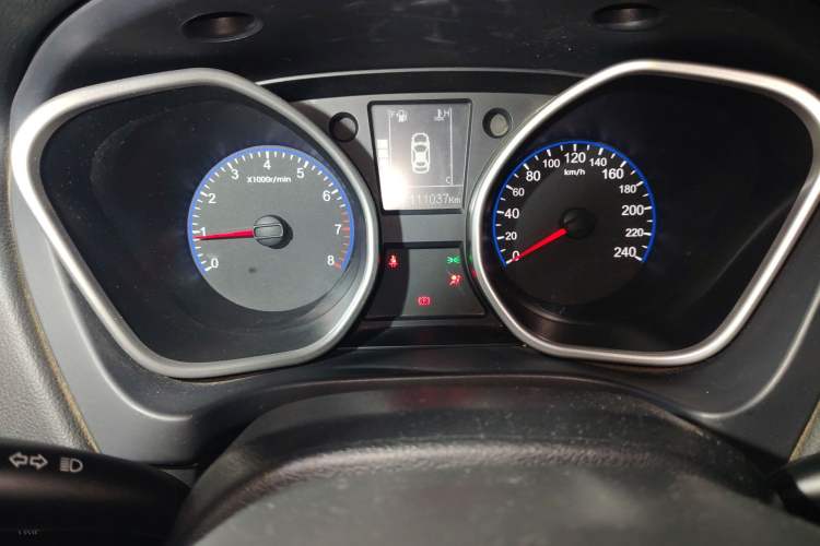 Used Geely Auto GX9 2014 2.4L Automatic Two-Wheel Drive Luxury Version Instrument Cluster