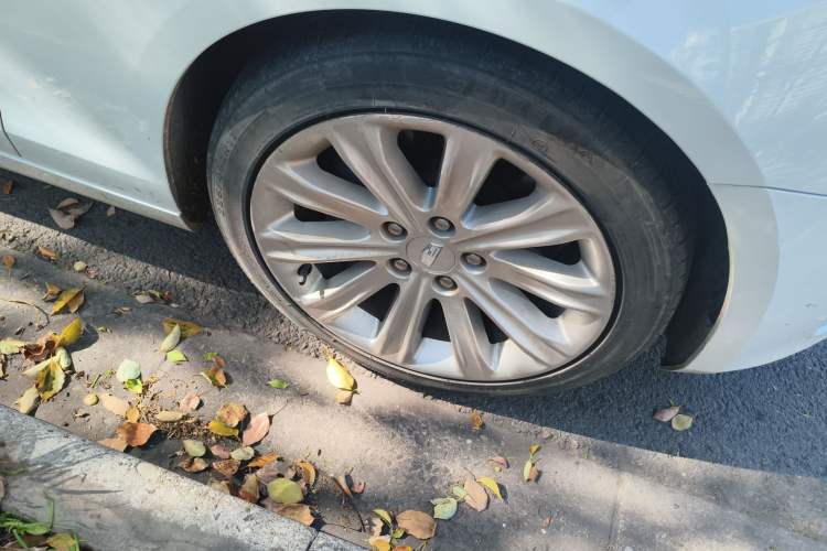 Used Cadillac ATS-L 2017 28T Fashion Edition Right Front Wheel Hub