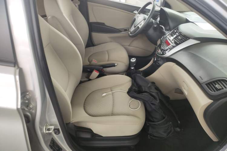 Used Hyundai Verna (older generation) 2014 1.4L Manual Top-Tier Model TOP
