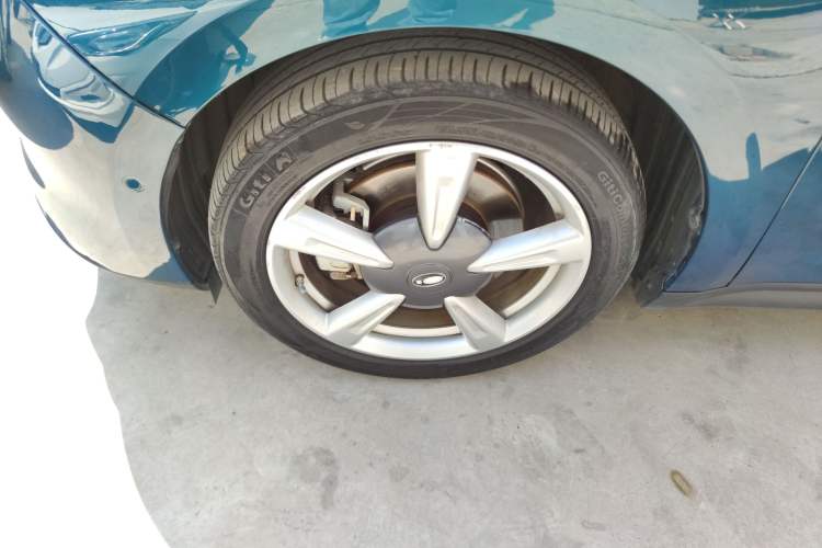 Used ORA Good Cat 2021 400km Standard Range Athena Edition Lithium Iron Phosphate Left Front Wheel Hub