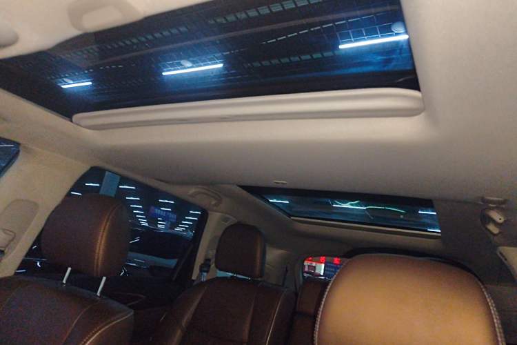 Used Infiniti QX60 2018 2.5 S/C Hybrid Two-Wheel-Drive Excellence Edition China VI Standard Headliner