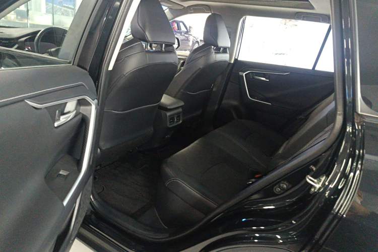 Used Toyota Wildlander 2023 Dual-Motor 2.5L E-CVT Four-Wheel Drive Prestige Edition
