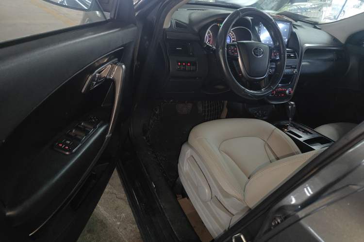 Used Bestune X80 2015 2.0L Automatic Comfort Anniversary Edition