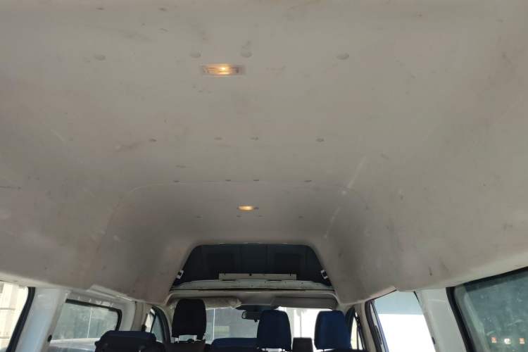 Used Ford Transit 2017 2.0T Diesel Multi-Function Commercial Vehicle Mid-Drive Mid-Roof China V Standard