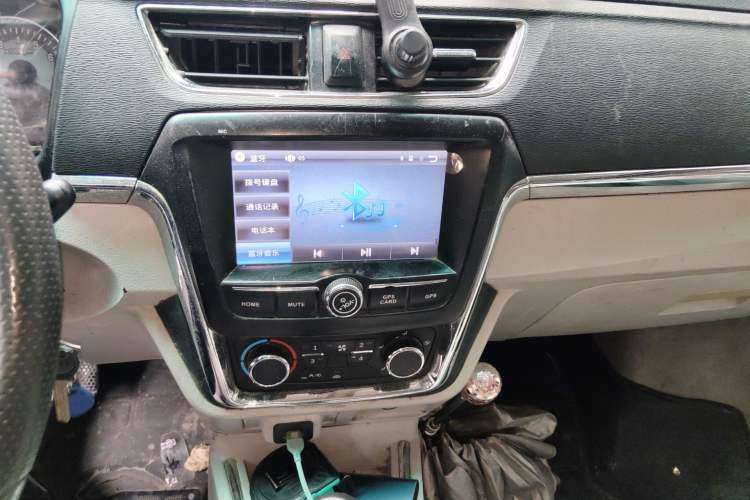 Used Jinbei New Hiace X30L 2021 1.5L Business Central Air-Conditioned Coach China VI Standard SWC15M Audio And AC Panel