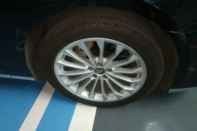 Used Audi A8 2019 Plus A8L 50 TFSI quattro Comfort Model Right Front Wheel Hub