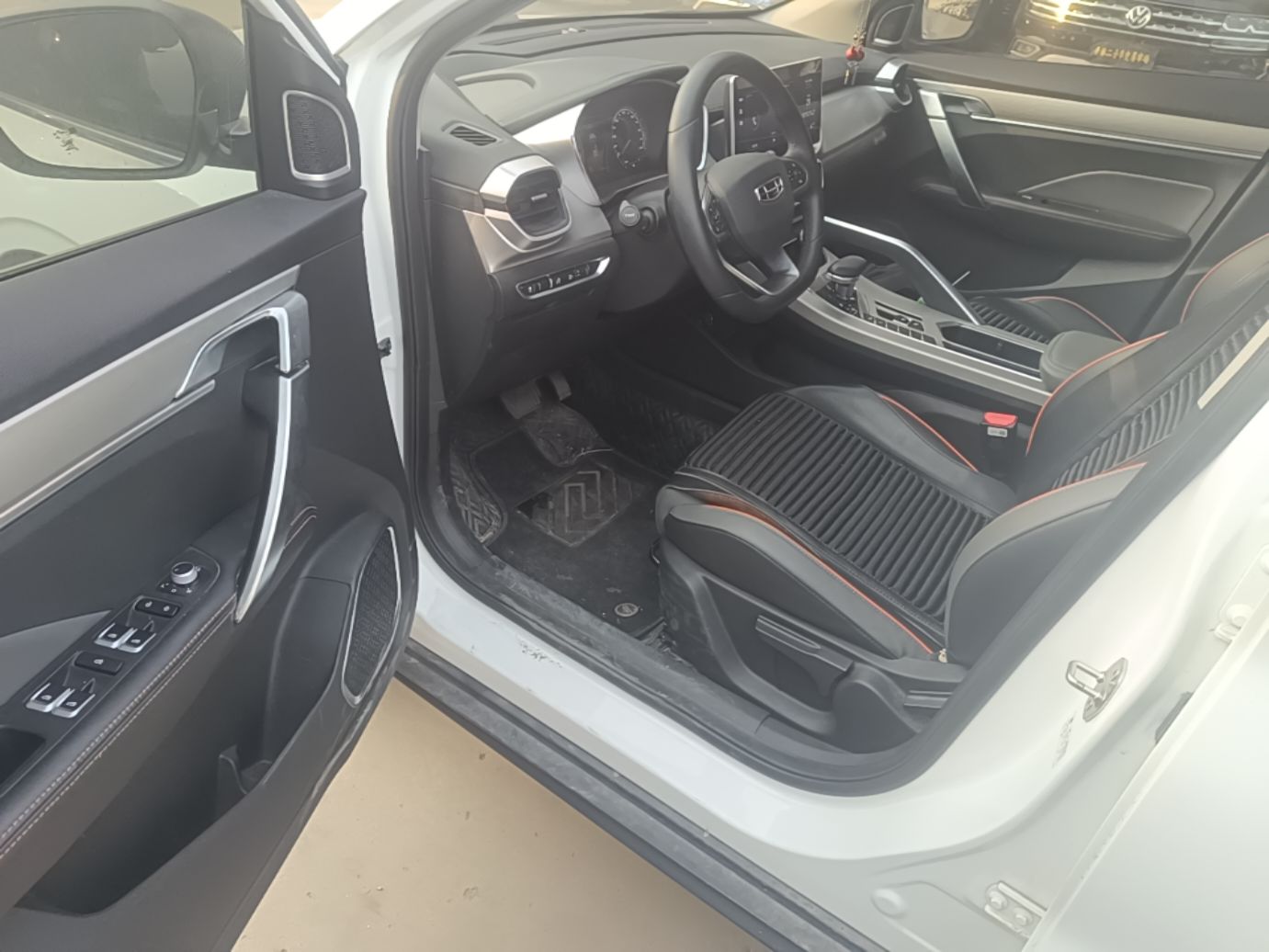 Geely Auto Coolray 2023 1.5T DCT Platinum Edition — снимка 18