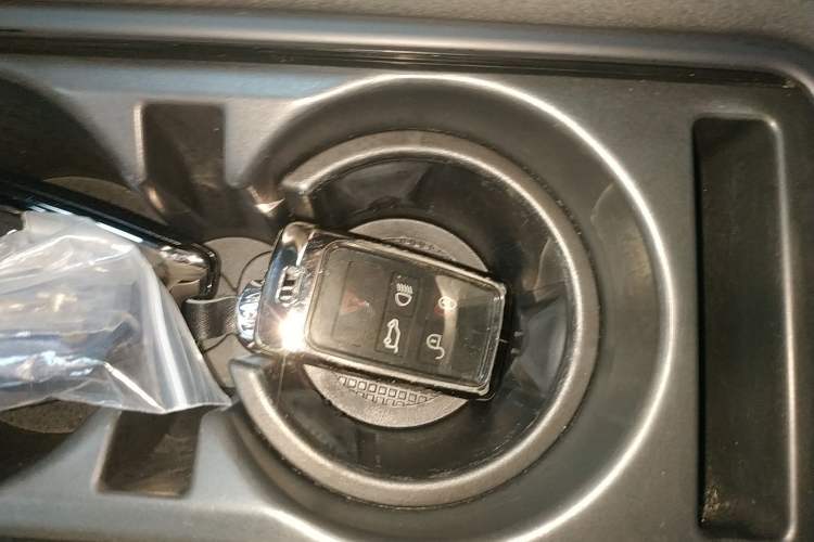 Used Land Rover Discovery 2021 360 PS R-Dynamic S