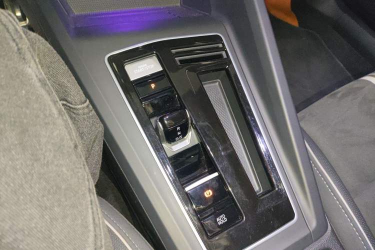 Used Volkswagen Golf 2024 280TSI DSG R-Line 50th Anniversary Edition
