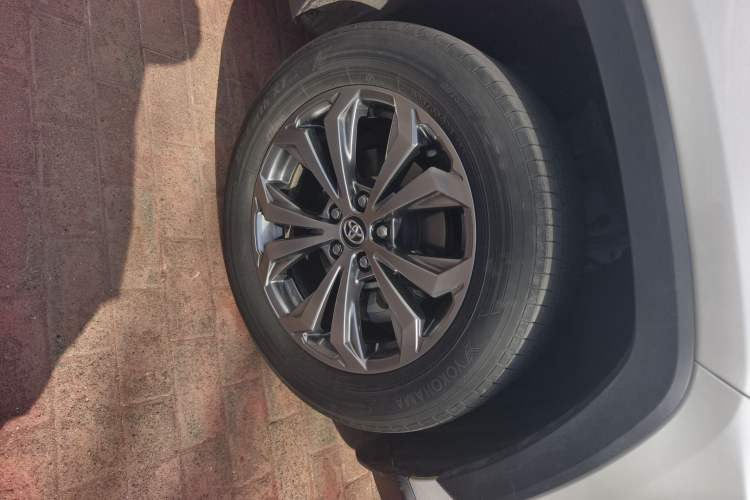 Used Toyota RAV4 2023 2.0L CVT Two-Wheel Drive 20th Anniversary Platinum Edition