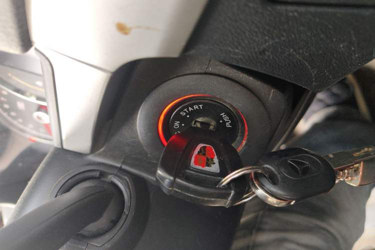 Used Roewe 350 2015 1.5L Manual Luxury Sunroof Edition