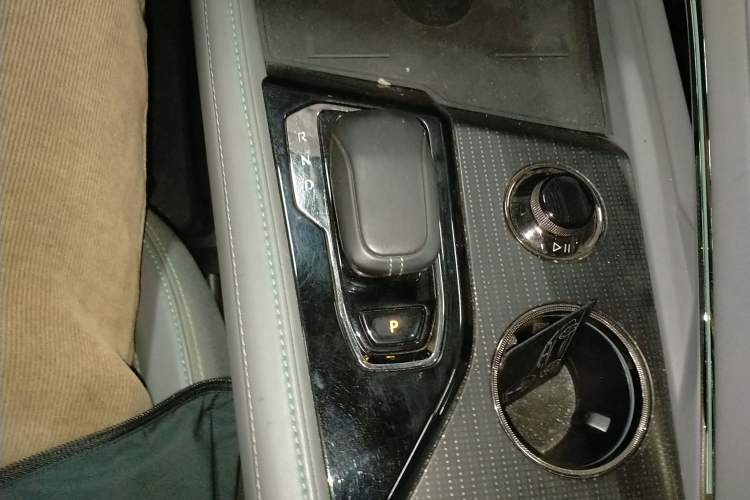 Used Zeekr 001 2022 Ultra-Long Range Dual-Motor YOU Version Gear Lever