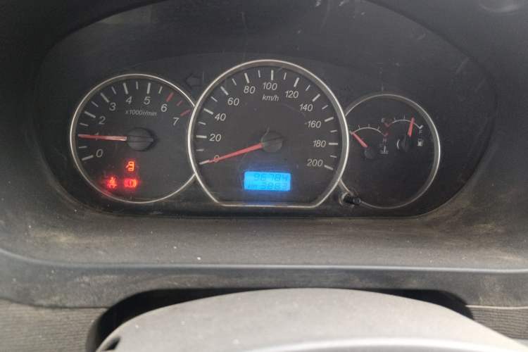 Used Wuling Hongguang 2015 1.5L S Basic Version China V Standard Odometer Close Up