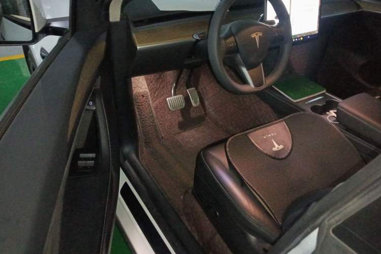 Used Tesla Model Y 2022 Rear-Wheel-Drive Version
