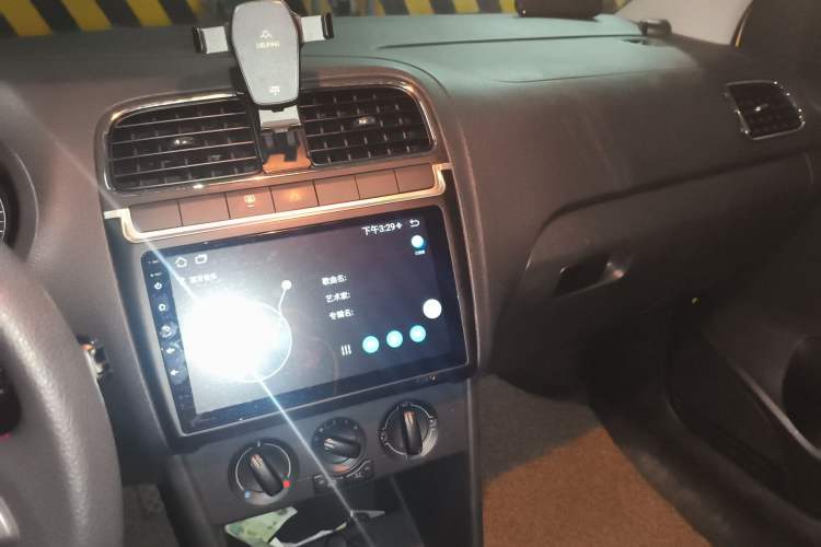 Used Volkswagen Polo 2011 1.4L Automatic ZhiShang Version Audio And AC Panel