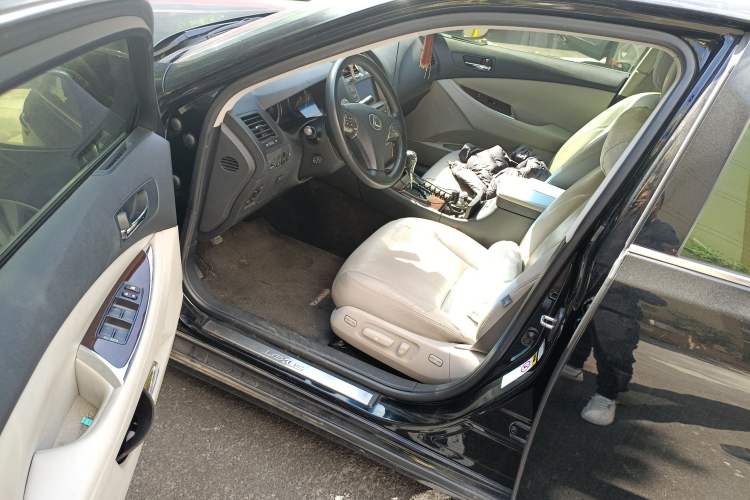 Used Lexus ES 2010 240 Elegant Edition
