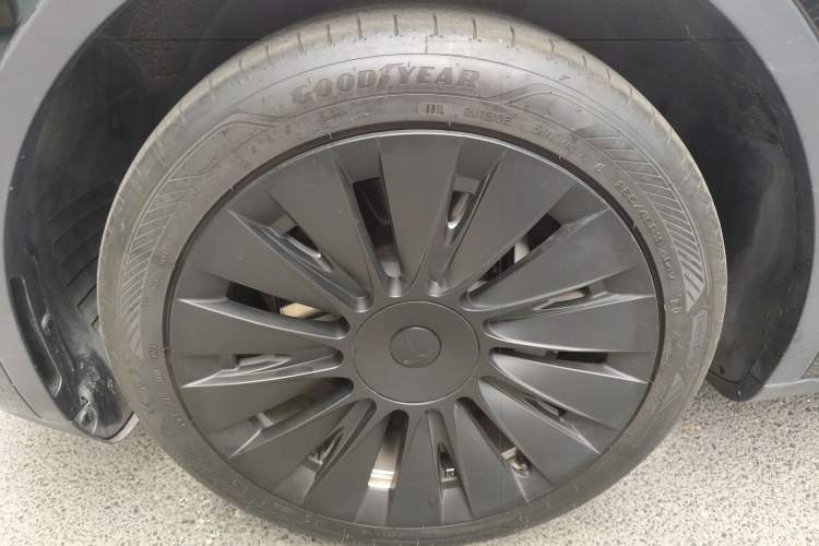 Used Tesla Model Y 2022 Revised Version Rear-Wheel Drive Left Front Wheel Hub