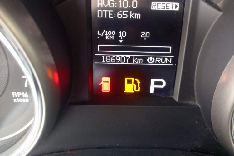 Used Jeep Grand Cherokee 2012 3.6L Flagship Navigation Edition Odometer Close Up