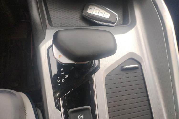 Used Geely Auto Preface 2023 2.0TD Prestige Version Gear Lever