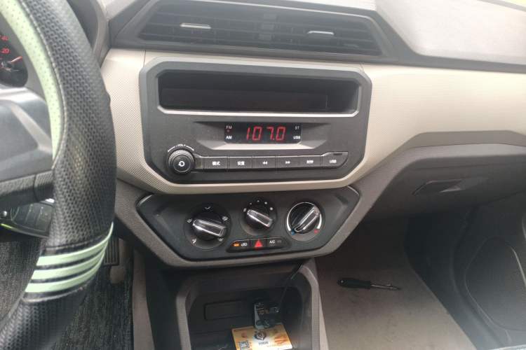 Used Wuling Hongguang 2019 1.5L S Standard Version China VI LAR Audio And AC Panel