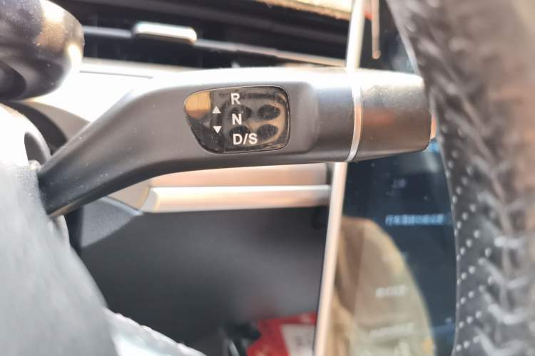 Used NETA V 2021 Standard Range Entertainment Edition Gear Lever