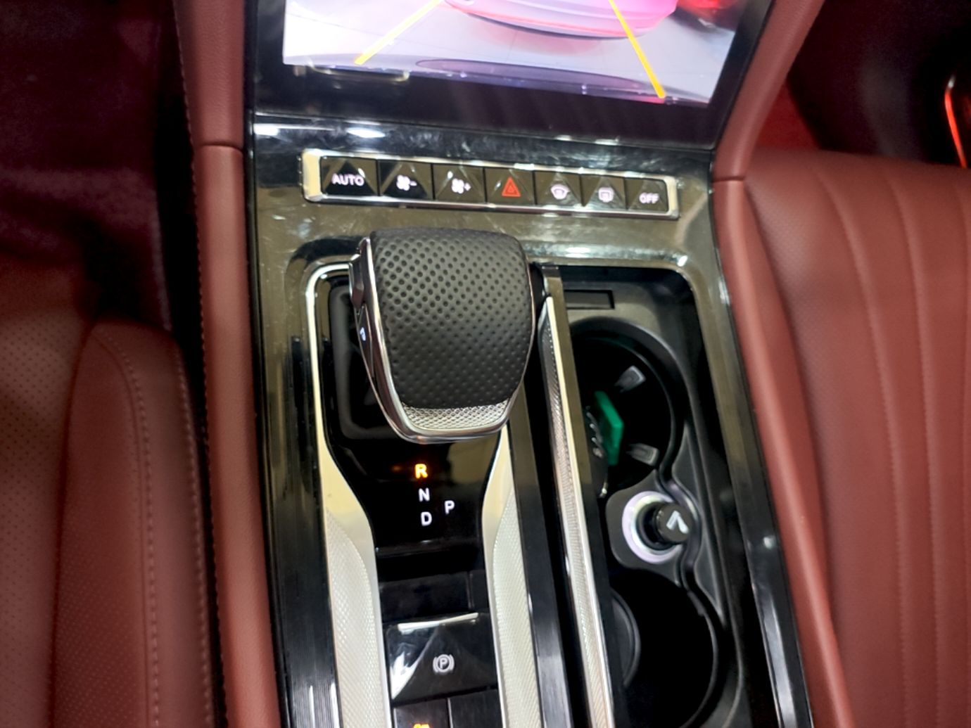 Hongqi H5 PHEV 2025 170 Super Hybrid Version — снимка 16
