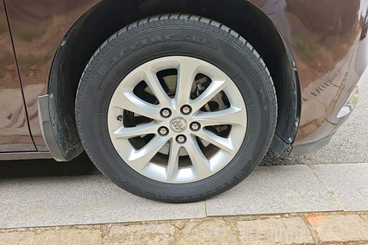 Used Buick GL8 2018 ES 28T Comfort Model China VI Standard Right Front Wheel Hub