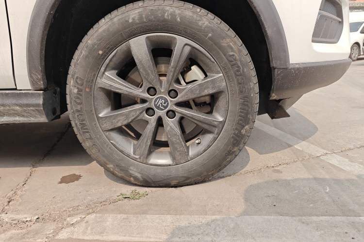 Used BYD Yuan New Energy 2019 EV535 Smart Connect Trendsetting Model Right Front Wheel Hub