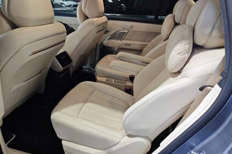 Used ONVO Luxeed L90 2025 Model—Ultra Six-Seater Version