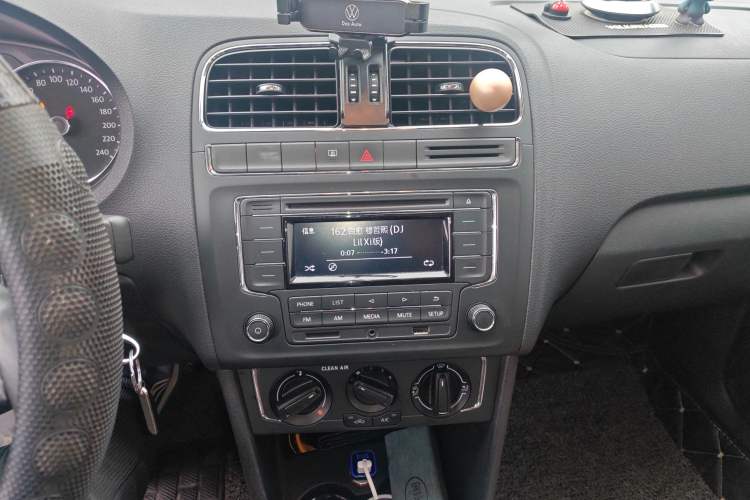 Used Volkswagen Polo 2016 1.6L Automatic Comfort Model