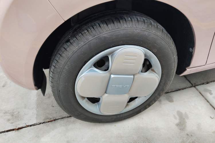 Used Geely Galaxy Panda 2024 Panda Mini 200km Endurance Bear Left Front Wheel Hub