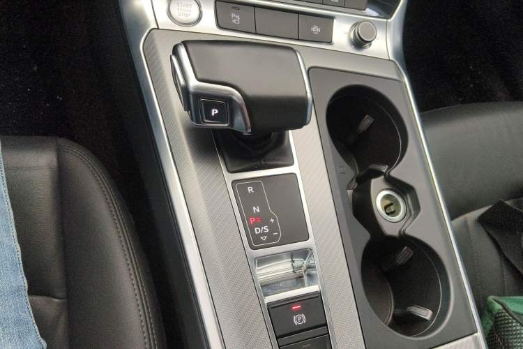 Used Audi A6 2020 Avant Futurist 40 TFSI Luxury Dynamic Model Gear Lever