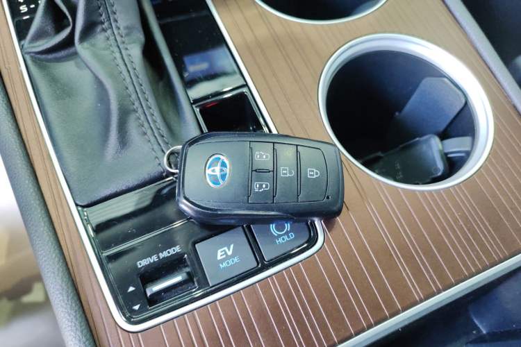 Used Toyota Sienna 2021 2.5L Hybrid Comfort Edition