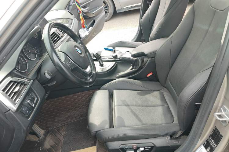 Used BMW 3 Series 2018 320Li Fashion Model Left Front Seat