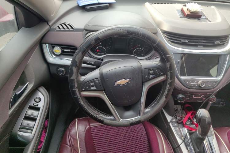 Used Chevrolet Malibu 2017 1.5T Automatic Luxury Edition Steering Wheel