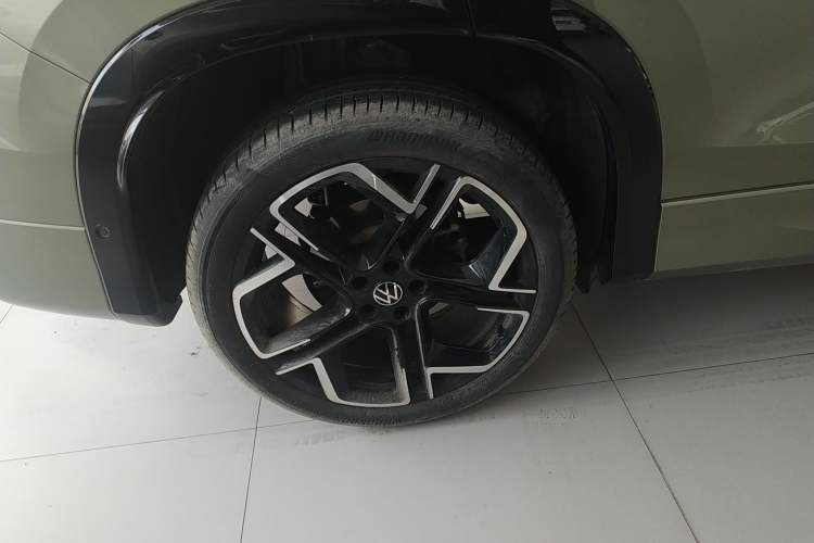 Used Volkswagen Tayron 2025 Tiguan L 380TSI 4Motion Luxury Easy Package Exterior 5