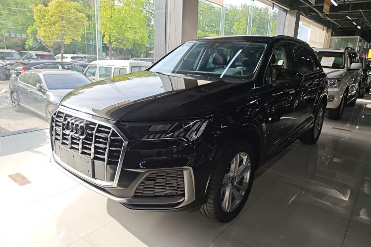 Used Audi Q7 2023 45 TFSI quattro S line Sport model