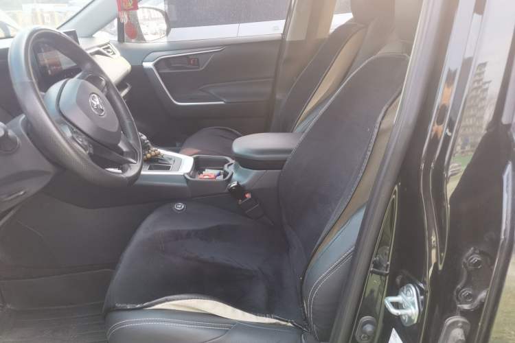 Used Toyota Wildlander 2023 2.0L CVT Two-Wheel Drive Leading Edition